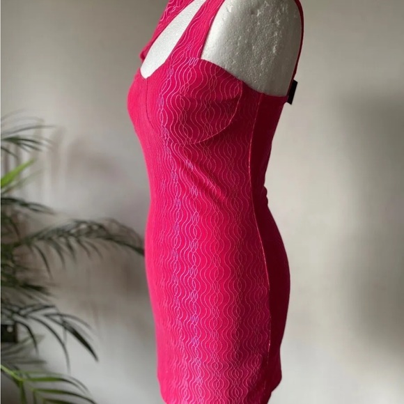 I Saw It First Textured Asymmetric Strap Bodycon Dress Size 10 Pink - Picture 3 of 4